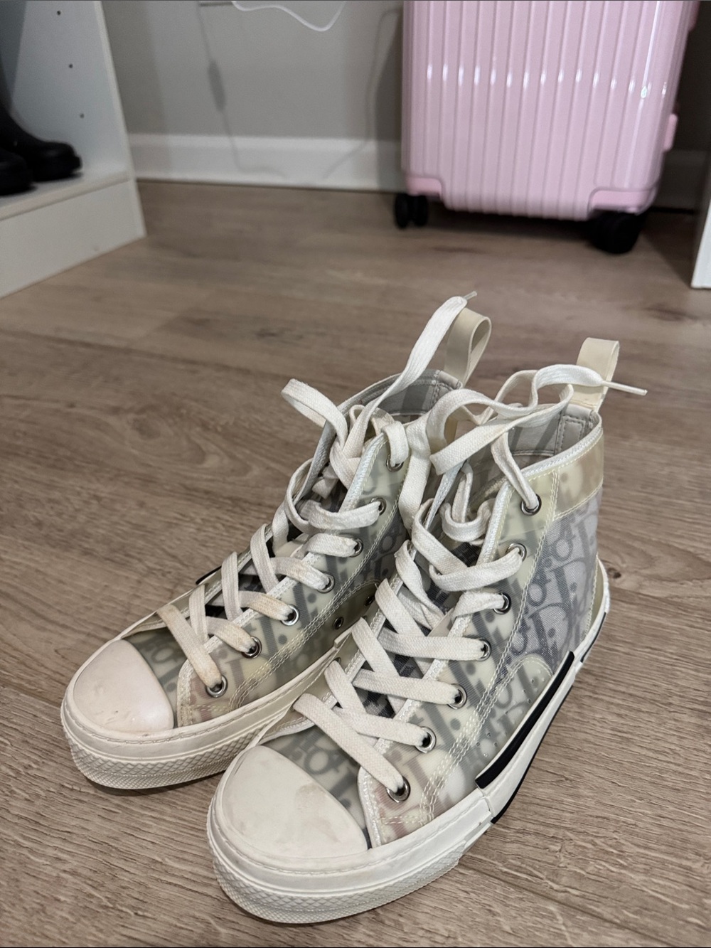 Dior High-Top Sneakers in Cream and White. 100% authentic
